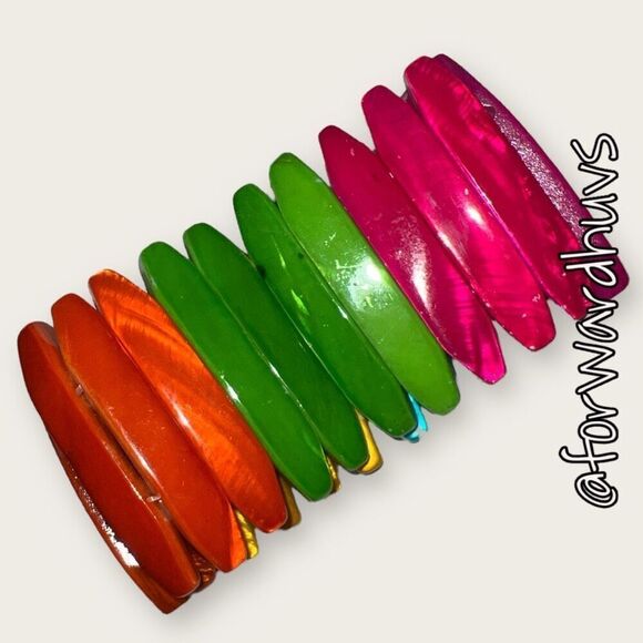 Multicolored Mother of Pearl Stretch Bracelet - Picture 4 of 8